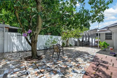 2450 NW 32nd Street Miami FL 33142