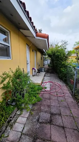2335 NW 55th Street Miami FL 33142