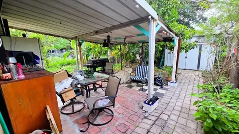 2335 NW 55th Street Miami FL 33142