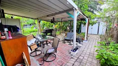 2335 NW 55th Street Miami FL 33142