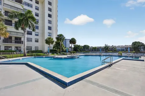2900 NE 14th St Causeway Pompano Beach FL 33062