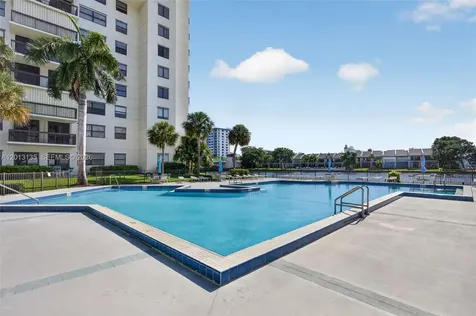 2900 NE 14th St Causeway Pompano Beach FL 33062