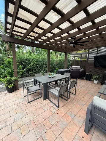 8640 NW 101st Place Doral FL 33178