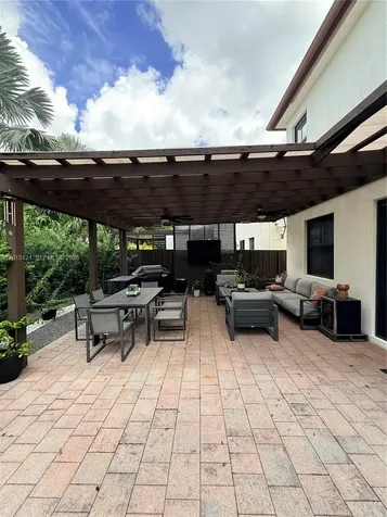 8640 NW 101st Place Doral FL 33178