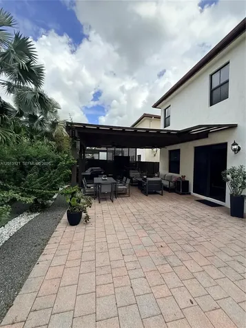 8640 NW 101st Place Doral FL 33178