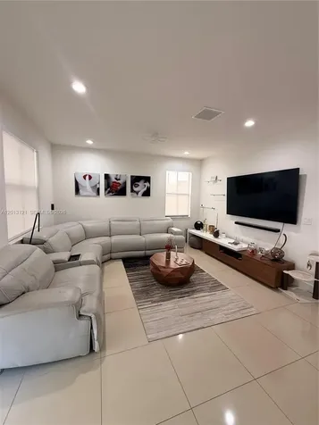 8640 NW 101st Place Doral FL 33178