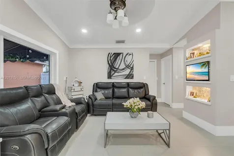 19757 SW 124th Avenue Miami FL 33177