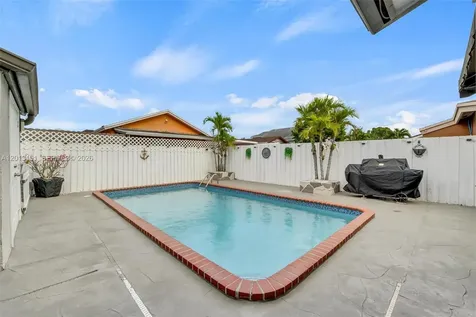 19757 SW 124th Avenue Miami FL 33177