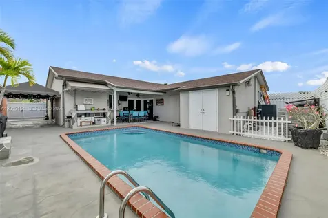19757 SW 124th Avenue Miami FL 33177