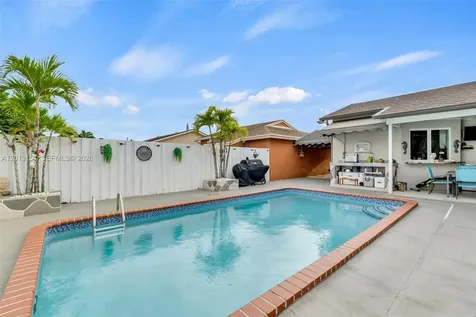 19757 SW 124th Avenue Miami FL 33177
