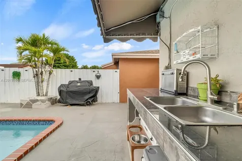 19757 SW 124th Avenue Miami FL 33177
