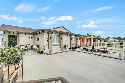 19757 SW 124th Avenue Miami FL 33177