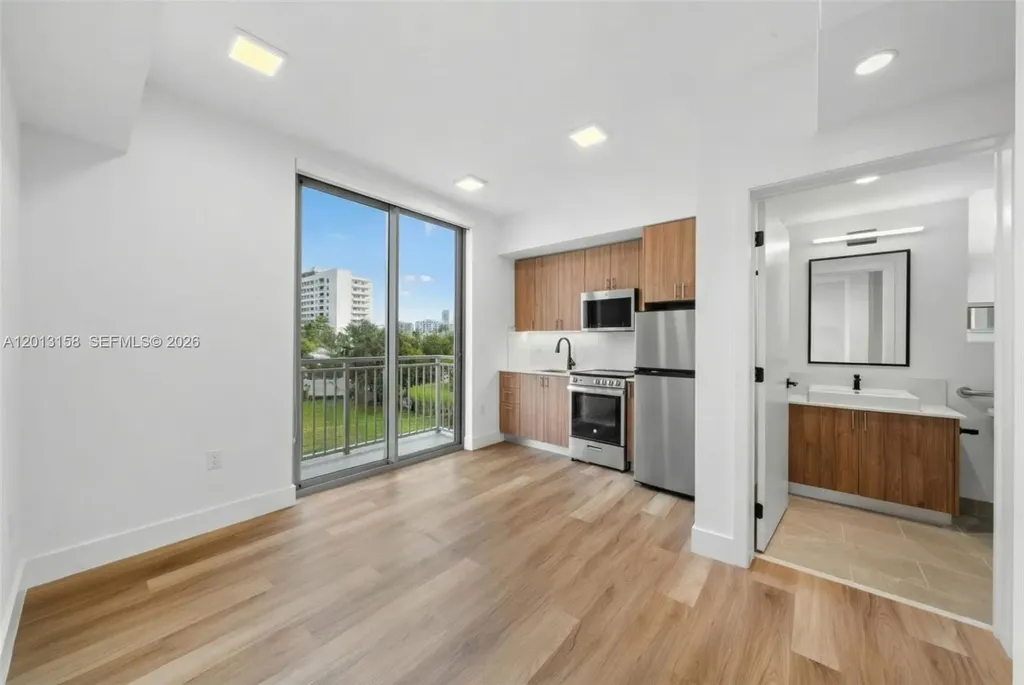 650 SW 1st Street Miami FL 33130