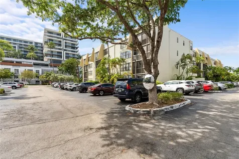 20401 NE 30th Avenue Aventura FL 33180