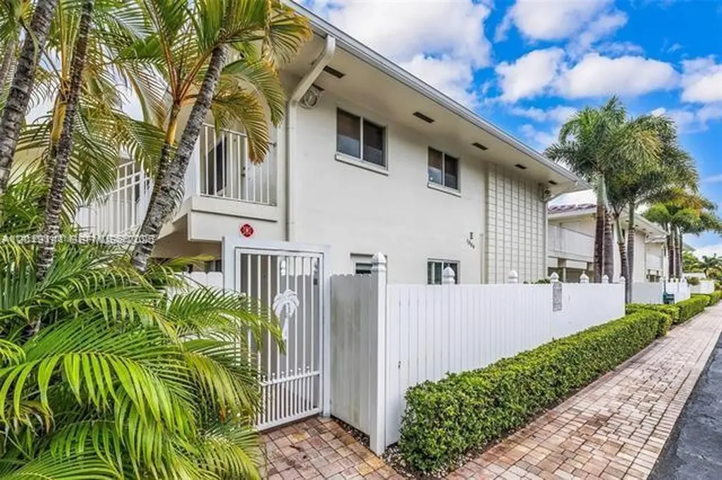 1892 NE 46th Street Fort Lauderdale FL 33308