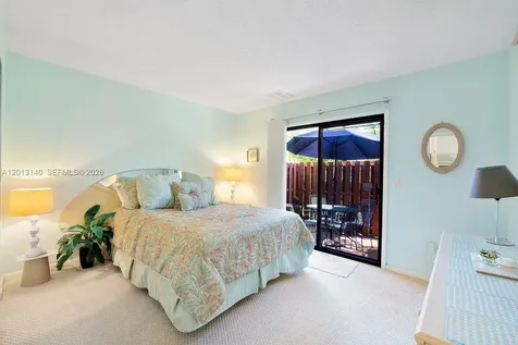 462 SE 14th Street Dania Beach FL 33004