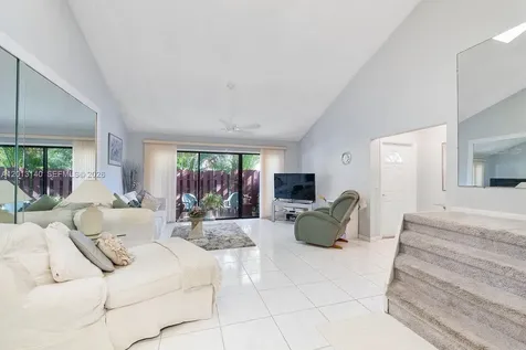 462 SE 14th Street Dania Beach FL 33004