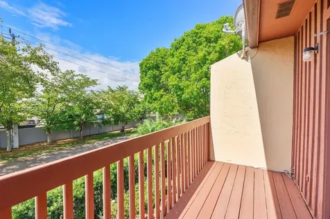 462 SE 14th Street Dania Beach FL 33004