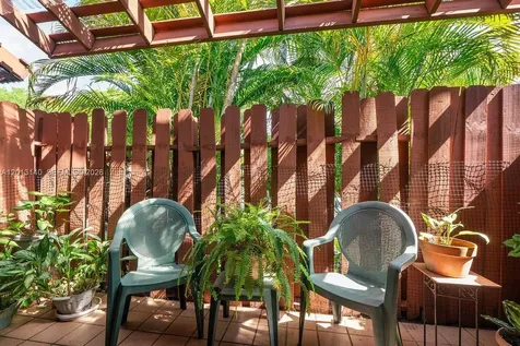 462 SE 14th Street Dania Beach FL 33004
