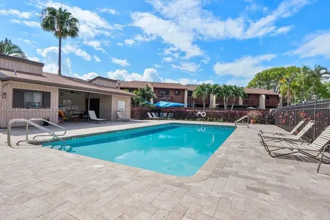 462 SE 14th Street Dania Beach FL 33004