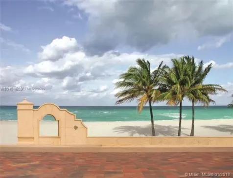 462 SE 14th Street Dania Beach FL 33004