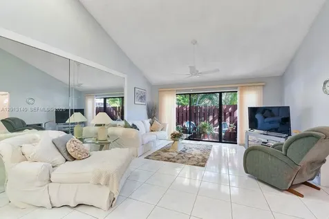 462 SE 14th Street Dania Beach FL 33004