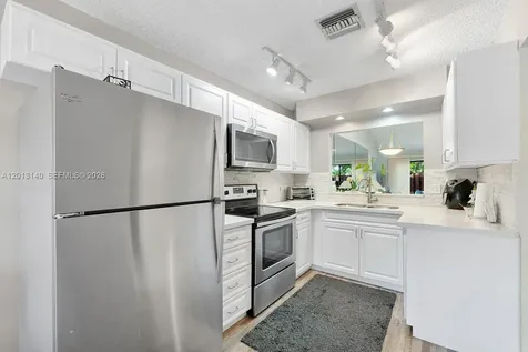 462 SE 14th Street Dania Beach FL 33004