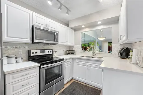 462 SE 14th Street Dania Beach FL 33004