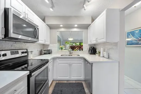 462 SE 14th Street Dania Beach FL 33004