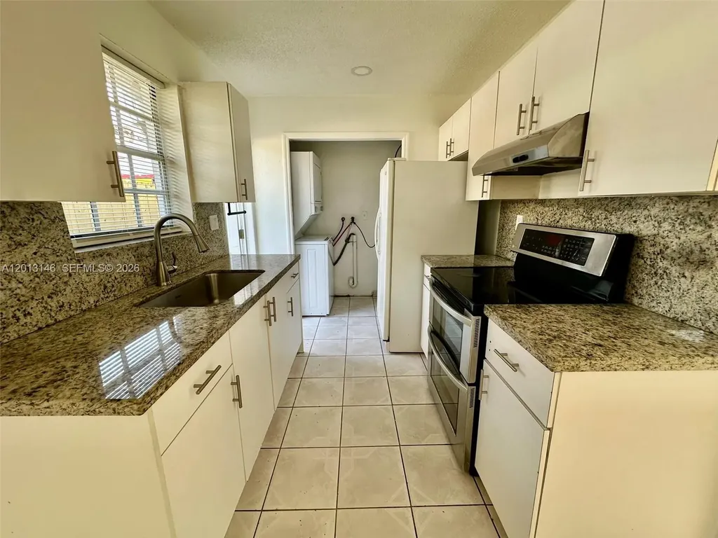666 W 17th Street Hialeah FL 33010