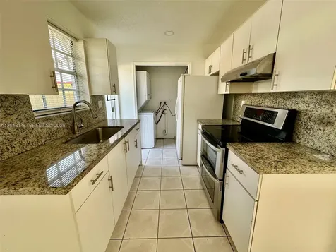 666 W 17th Street Hialeah FL 33010