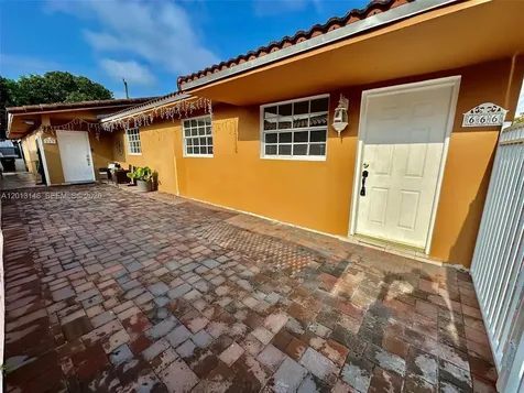 666 W 17th Street Hialeah FL 33010