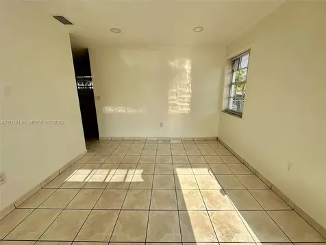 666 W 17th Street Hialeah FL 33010
