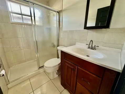 666 W 17th Street Hialeah FL 33010