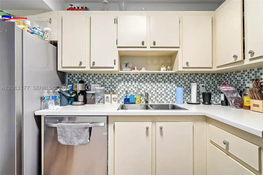 919 Hillcrest Drive Hollywood FL 33021