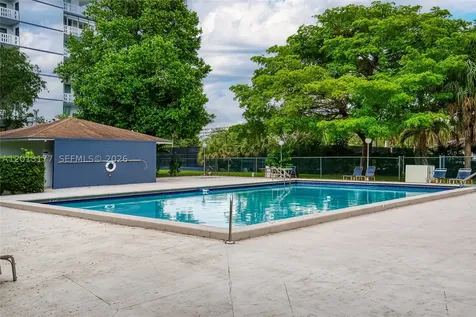 919 Hillcrest Drive Hollywood FL 33021