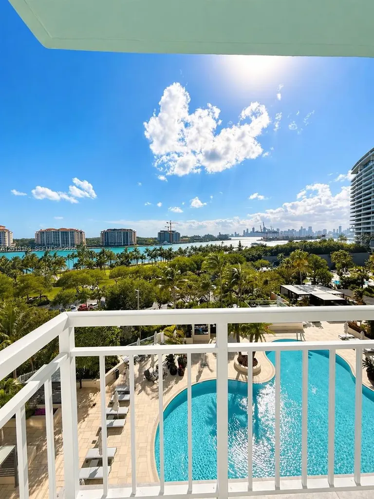 400 S Pointe Drive Miami Beach FL 33139