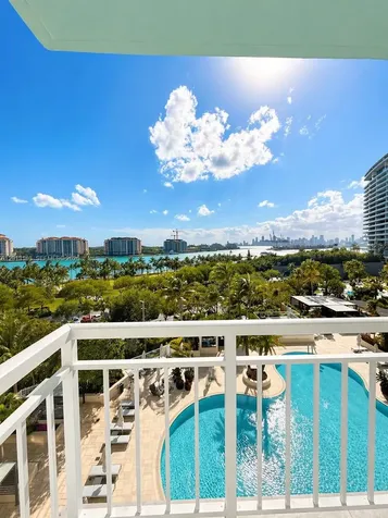 400 S Pointe Drive Miami Beach FL 33139