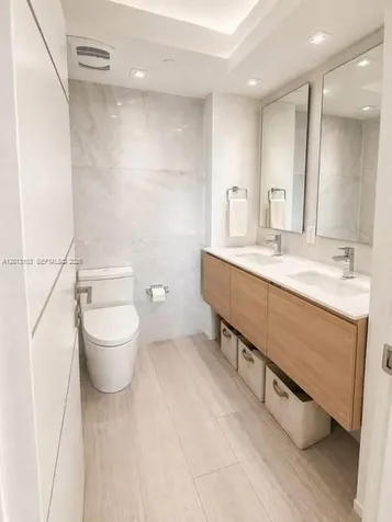 400 S Pointe Drive Miami Beach FL 33139