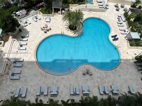 400 S Pointe Drive Miami Beach FL 33139