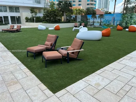 400 S Pointe Drive Miami Beach FL 33139