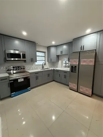 7611 NW 2nd Street Pembroke Pines FL 33024