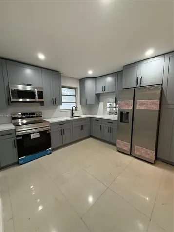 7611 NW 2nd Street Pembroke Pines FL 33024