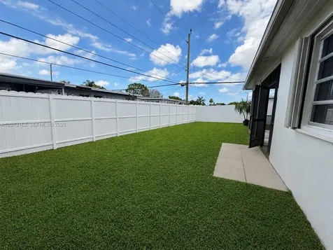 7611 NW 2nd Street Pembroke Pines FL 33024