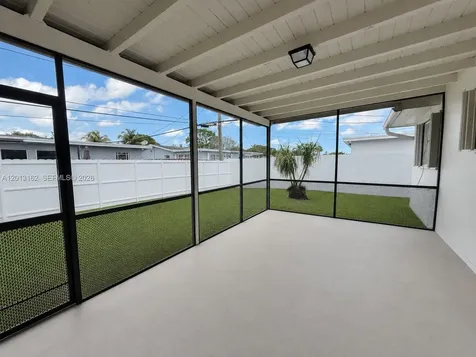 7611 NW 2nd Street Pembroke Pines FL 33024