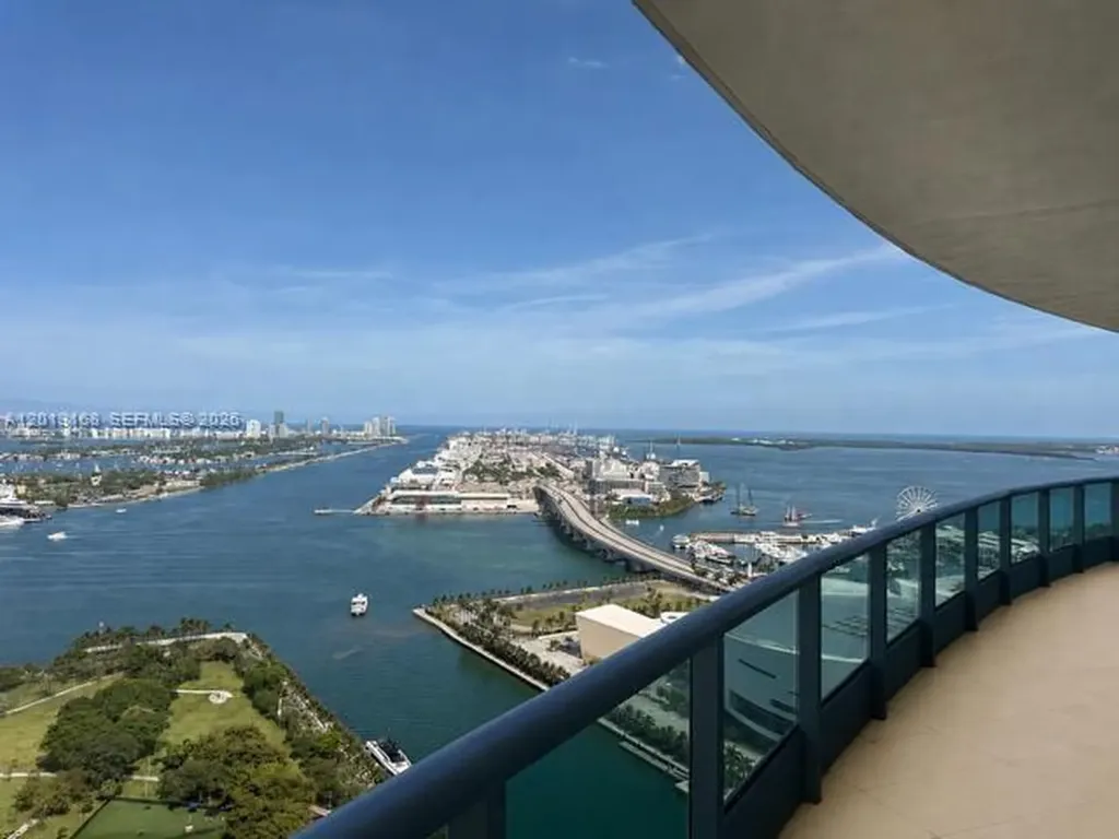 900 Biscayne Boulevard Miami FL 33132