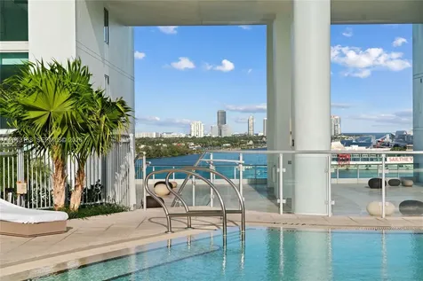 900 Biscayne Boulevard Miami FL 33132
