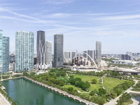 900 Biscayne Boulevard Miami FL 33132