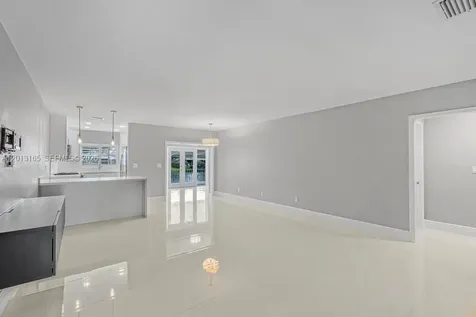 7108 Laurel Lane Miami Lakes FL 33014