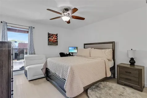 Pembroke Pines FL 33024
